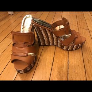 BCBG Girls Wedge Platform SZ 8